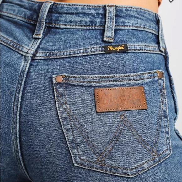 NWT Wrangler Retro Flare Stretch Jeans - Picture 2 of 10